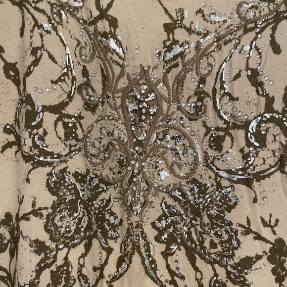 Urban Mangoz tunic style shirt from The Buckle. Size Small - Picture 4 of 5